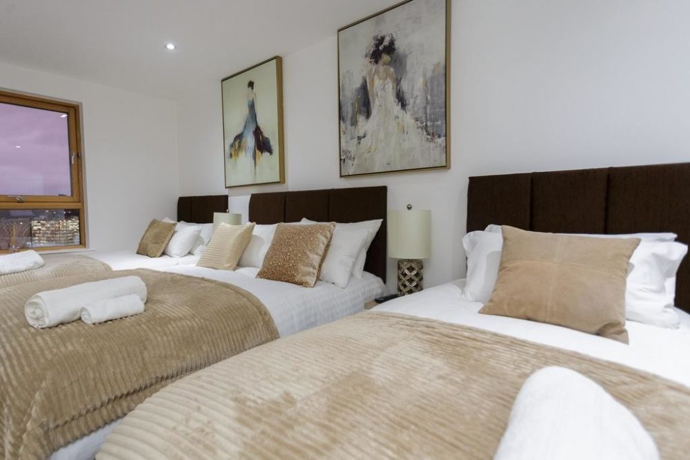 leeds accommodation with modern bedrooms