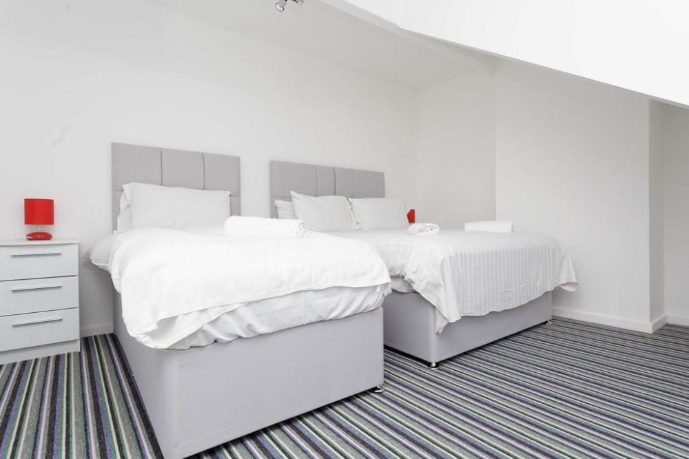 flats to rent leeds twin beds